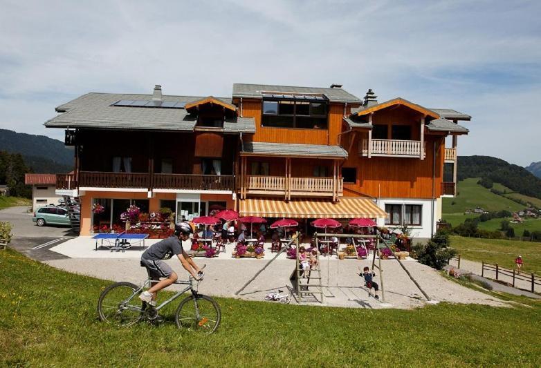 Hotel Les Skieurs ベルヴォー エクステリア 写真