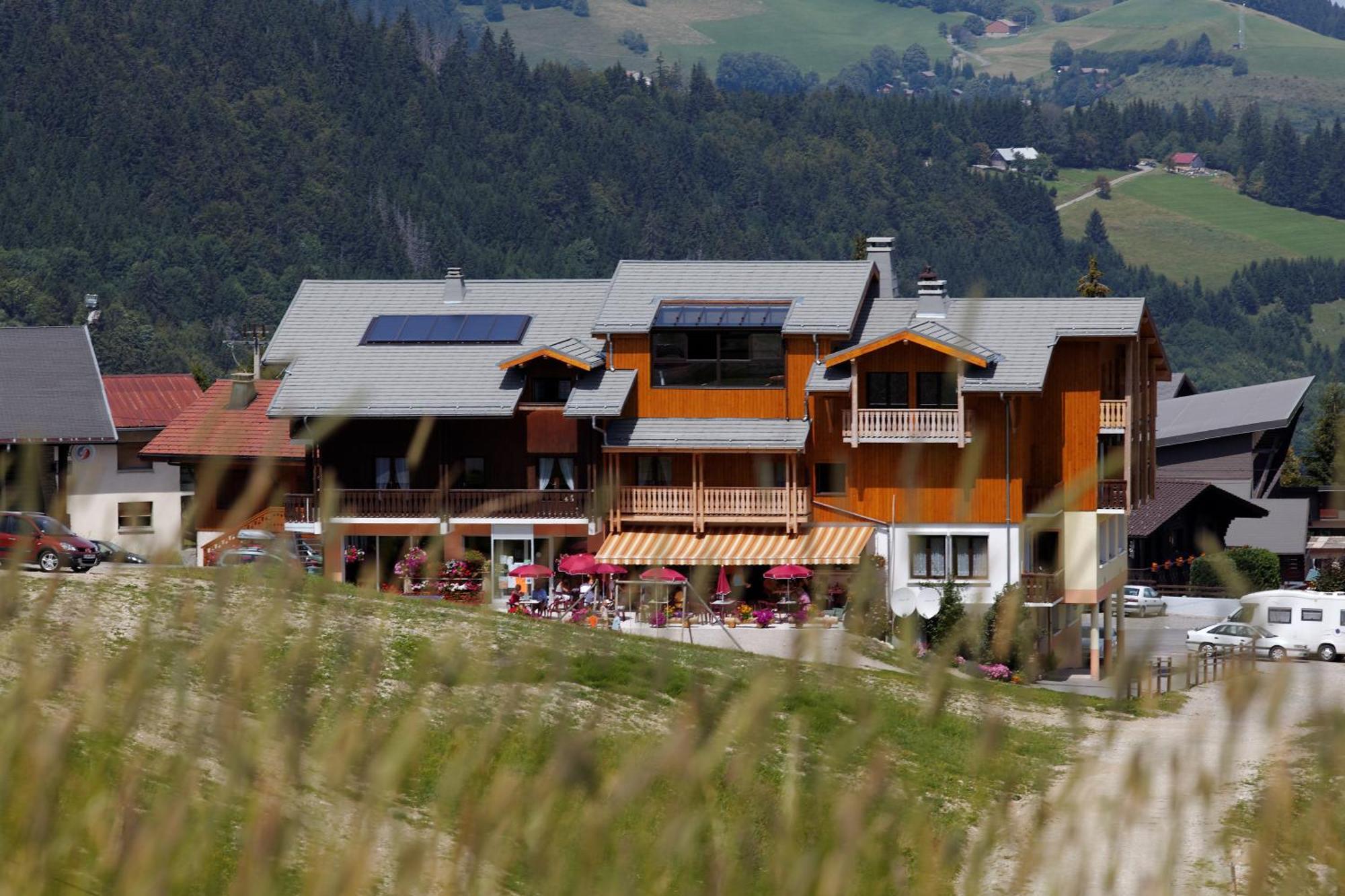 Hotel Les Skieurs ベルヴォー エクステリア 写真
